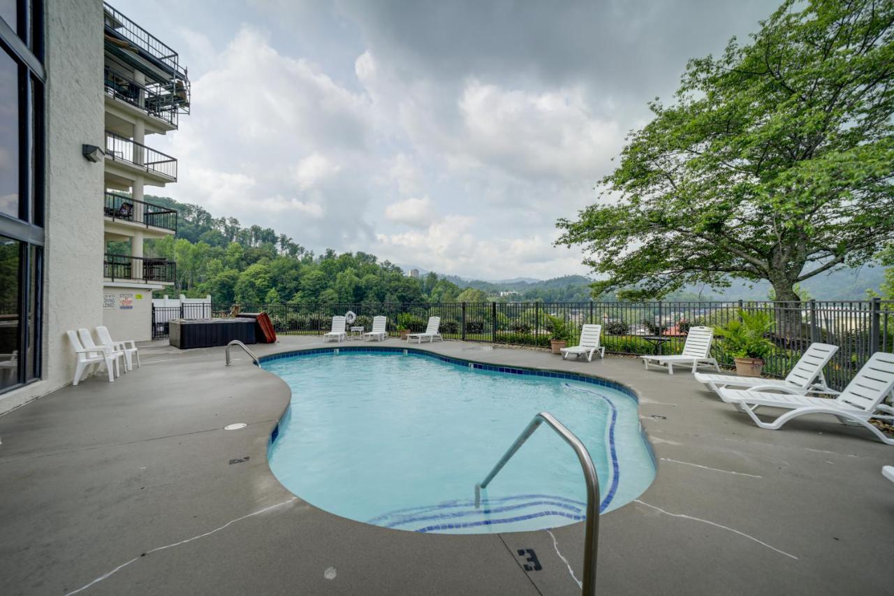Stylish Gatlinburg Condo With Pool Walk Downtown! Eksteriør billede