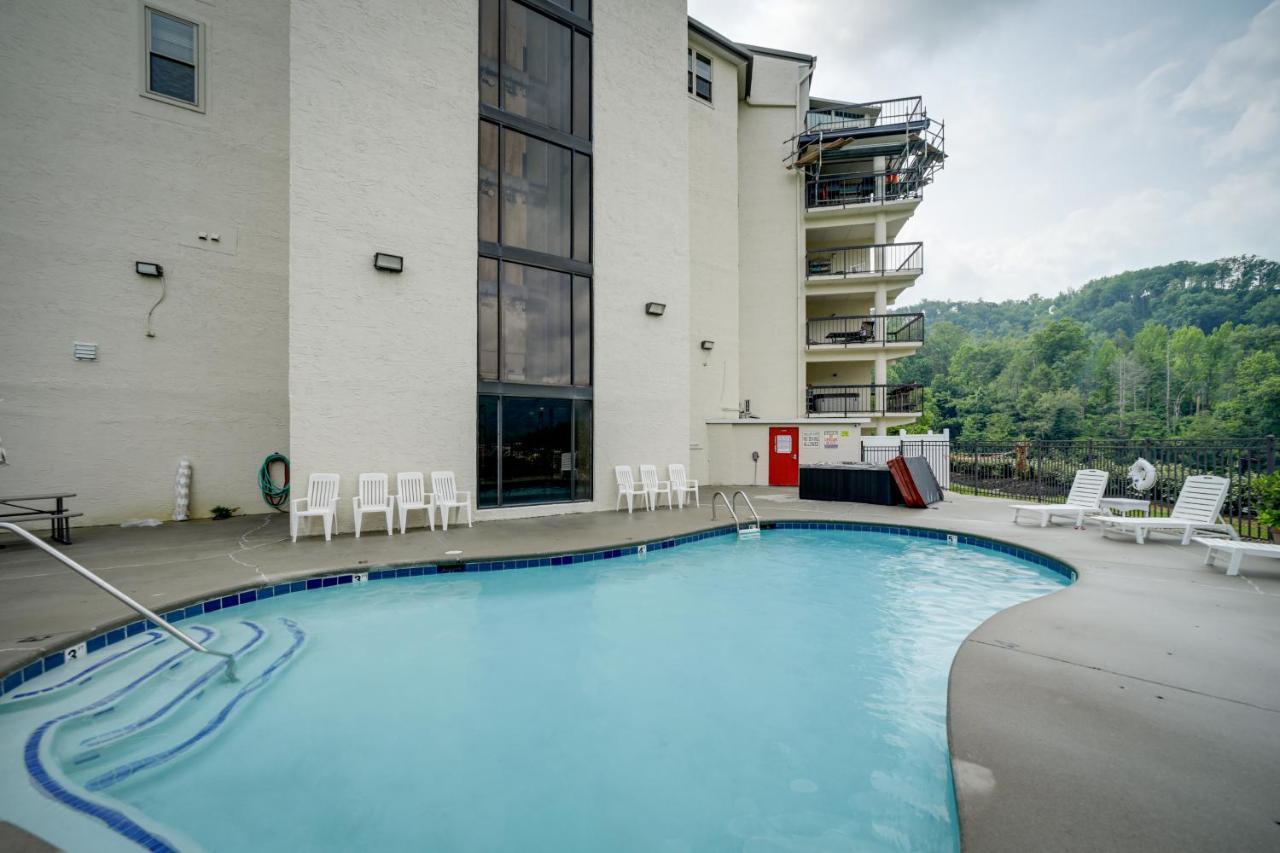 Stylish Gatlinburg Condo With Pool Walk Downtown! Eksteriør billede